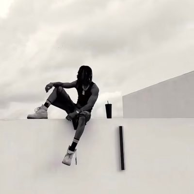 rayphaell's profile picture. 