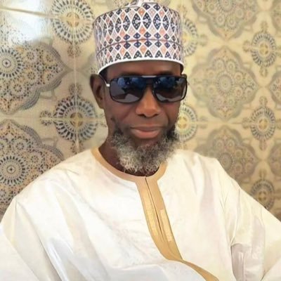 Maguii_Nd's profile picture. “Antal kariimu, anal khadiimu, dahran udiimu, fiika sanaa_i”| #166i❤ #FreePalestine #Géniecivil @FCBarcelona Mrs S❤️💍