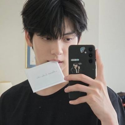 sofarjin's profile picture. 🦋chapter: sanctuary