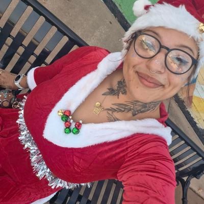 BeanieSenpaiSan's profile picture. 🪬lvl 26 ×♦️18+♦️× Artist ×Variety Streamer × pleb yapper × Stardew × OW2 × Splitgate × FN × COD & R6S noob

@BSS_art is my backup / 
spicy @SpicySenpaiSan