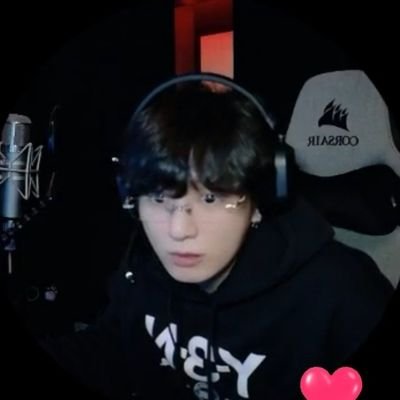 anajujh01's profile picture. Jimin sumiu pq tá agarradinho nos muques💪 do  jungkook! 🌙.:*.･•—𝑭𝒖𝒕𝒖𝒓𝒆 𝒊𝒔 𝒈𝒐𝒏𝒏𝒂 𝒃𝒆 𝒐𝒌𝒂𝒚♪･.