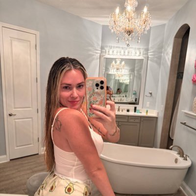 Rockstar234_'s profile picture. finding good in present and sometimes serious I’m not here for game ❤️