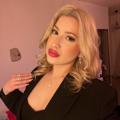 inurfaceloser's profile picture. i guess we’ll never know