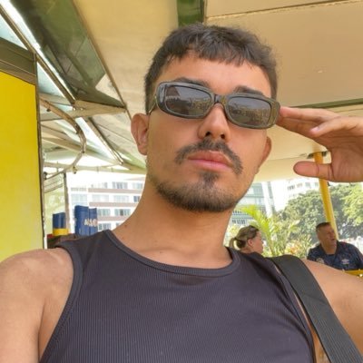 caetanopv's profile picture. Reclamações, surtos e crises existenciais.