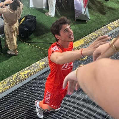 miky043's profile picture. she/her • sono mentalmente instabile maggiormente per colpa di Riccardo Marcuzzo, Harry Styles e Louis Tomlinson