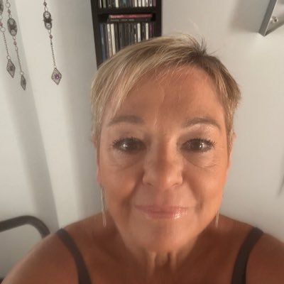 mssassysally's profile picture. 🇬🇧🇬🇧STROPPY-GOBBY-OPINIONATED-EX AIRLINE BIRD IN THE GOOD TIMES-NO DMs🇬🇧🇬🇧BACK UP @Bobilly10🇬🇧🇬🇧