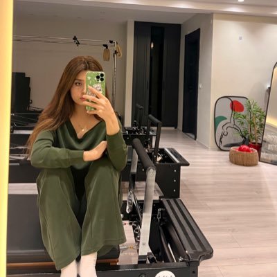 unesinursel's profile picture. 