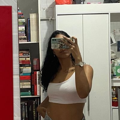 Gomesszzx's profile picture. - Mo ti bệrù... Òní, Mo ní Òsóòssí!         
                                                                           - Aramefá 🏹
- Princesinha do rei de irè