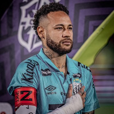 _JeroJr's profile picture. mi estabilidad emocional depende de un club, no esperes mucho de mi • @RiverPlate | O'rei Neymar Jr | a veces hablo de tenis | @notjero_