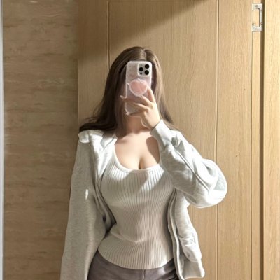 Hazel451k's profile picture. My soul’s a melody soft and loud, searching for peace in a chaotic crowd🖤