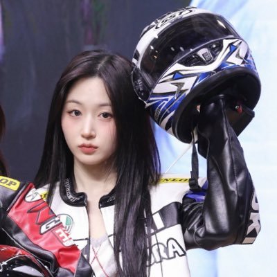 between_dazee's profile picture. 