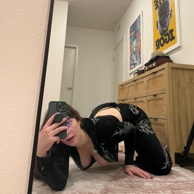 vero1233093's profile picture. 😘❤ I appreciate natural feels , not concerned when hated off  but true love leads ? 🥺