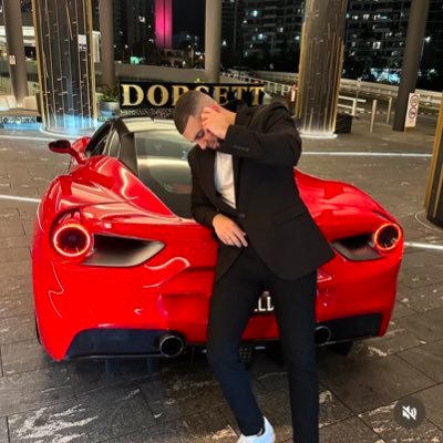 PTurcker's profile picture. listen to the ocean🏝