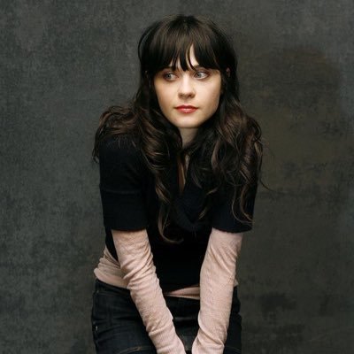 canttbesure's profile picture. marianne answers the door when connel rings the bell