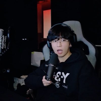 mnijeonjkk's profile picture. ⟭⟬ + ⟬⟭ @bts_twt |fan account⁷ #พวจะแจก maknae line 🐰🐻🐥