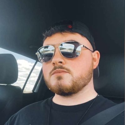 akaRob1ns's profile picture. 23 | VFX & Sniper |