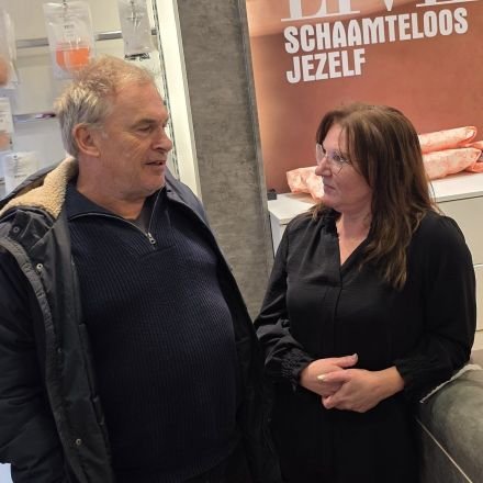 DesDuivelsch's profile picture. vrouw van @BraekelVon ❤️ mama van @Blanke_Jacco ❤️ / mensen zijn nutteloos, ik niet / ❤️ A&C / Orakel door QOD 🖤/ always @deepvanbinnen 🖤/ #kronkel  #parodie