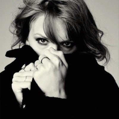 orgnred's profile picture. sequins are forever