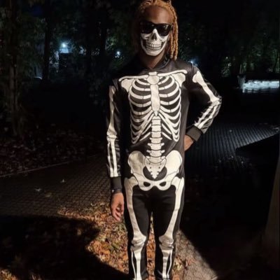 imightblickyew's profile picture. 