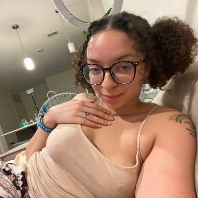 ZirrbbZari46543's profile picture. I'm available now