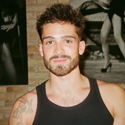 MJoagui's profile picture. Você a razão da minha felicidade❤💫
amorzin  curtiu três  vezes 🤧❤