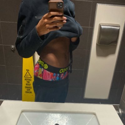 rawwformar's profile picture. Aquarius ♒️