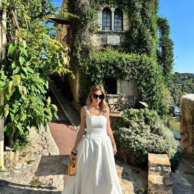 Hinaa884's profile picture. Driving the mission to change banking for good at Capital One 🏦 | Always focused on 'Doing The Right Thing' | Foodie & Traveler