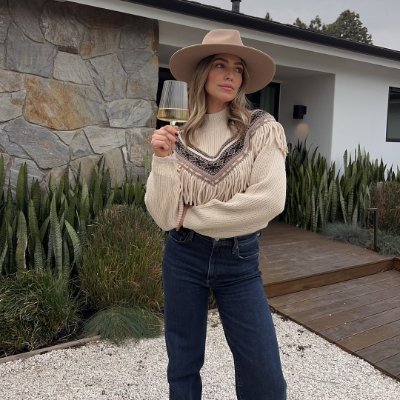 BlancadeSalis's profile picture. God, country, family, mom, MAGA.
Don’t try to cover one lie with a thousand more.