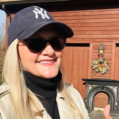 ShellySindland's profile picture. PR, media relations, content creation & former TV reporter too.