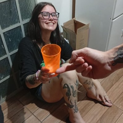 laryssaaquelala's profile picture. rock. militante da gloriosa UJS💚 ela/dela