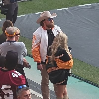 MrGlazerr's profile picture. The Run. #AllTimeGreat #CamWardFc
| Titans | Vols | Grizzles | Mets | Predators |🇩🇪🇮🇪