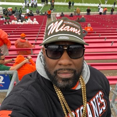 CoachFerg386's profile picture. Owner operator of Slapped Kitchen and Slapped Sauce!!!#Cane4Life 🙌🏾 #ArmyCombatVet 🪖#Chef 👨🏾‍🍳 #Barber 💈