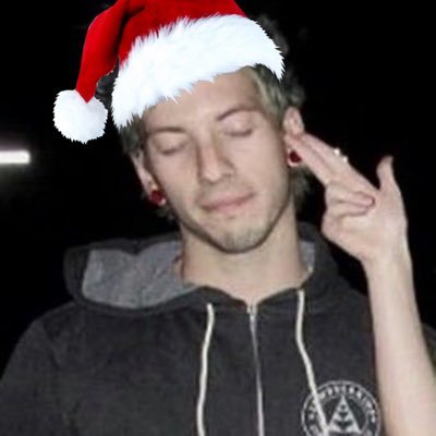 emmiesconcerned's profile picture. ⋆˚꩜｡⋆+ turn the guns to a fist ⭑ clique artist/editor when i feel like it