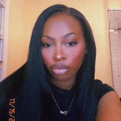 _thedesp's profile picture. Pretty in real life 🤍