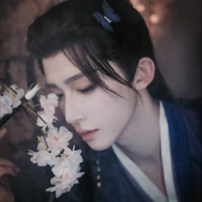 JolliJull's profile picture. 