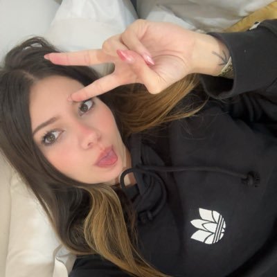 heroesforlarry's profile picture. i stan talent