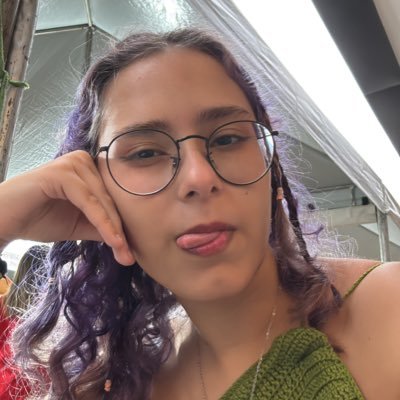 mybasssssss's profile picture. @bonnieelivros | femme | 📖: Sob Nova Direção / As novas românticas