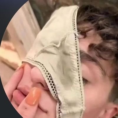 moedb2's profile picture. 