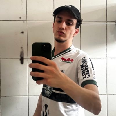 MathFoguinho's profile picture. sofrendo pelo @coritiba escutando @justinbieber