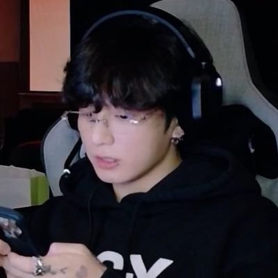 favsbegin's profile picture. 