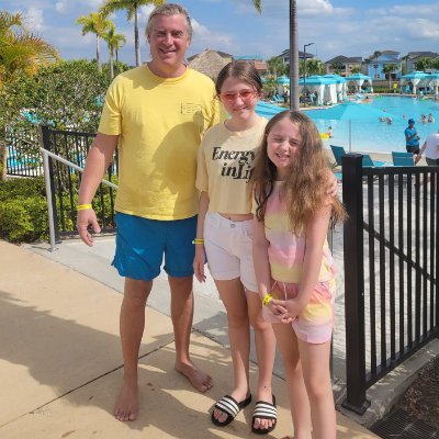 CrimsonTideWes's profile picture. Proudest dad of 2 girls; Husband; History prof; U. of Alabama Ph.D.; Author of biographies of G.H.W. Bush & R. Reagan; Working on bio of Pres. Trump; NO DMs!!!