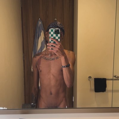 TwinkOfAllTrade's profile picture. Your bottoms body goals , Your verses dreams, Your Tops worst nightmare. 😈