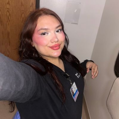 junebb26's profile picture. 