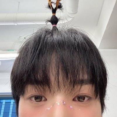 yujunsmile's profile picture. caught in jung yujun's web somewhere in the multiverse