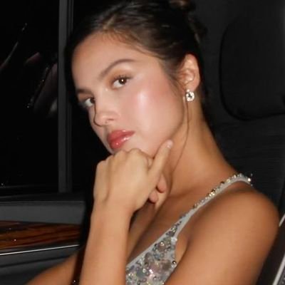 tisthedamnmavi's profile picture. sou uma garrafa lilás stanley da coleção da cantora olivia rodrigo