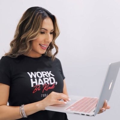 Juliet_Lisa_fx's profile picture. ◽️Investor•Leader•Believer ◽️Educating Globally 👑I Work w/ambitious individuals to maximize their life & income through digital entrepreneurship