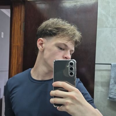 FelipePanini1's profile picture. ...