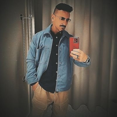 23_Cecconi's profile picture. Utilizzo il vero nome perché è così strano che tanto nessuno penserà mai che sia veramente il mio! Scrivo e pubblico tweet seri ma non prendetemi sul serio!