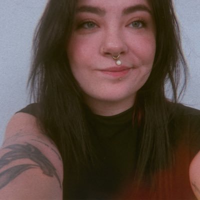 alovelyniight's profile picture. 25y/Fan de Plan Coeur , bb brunes et d’Alice ♥