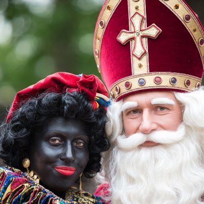 MediaCommented's profile picture. Zwarte Piet in ere herstellen; tm 5 dec bepaald Sinterklaas de etalages en openbare ruimte, vervolgens komt pas Kerst. Terug naar 'zwart', is kleurrijker.